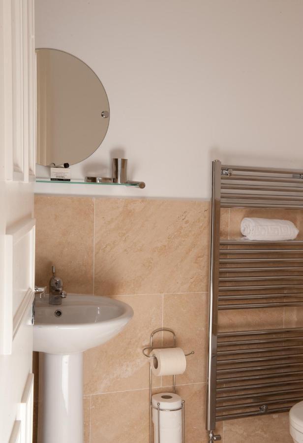 Albany House By Harrogate Serviced Apartments Екстериор снимка